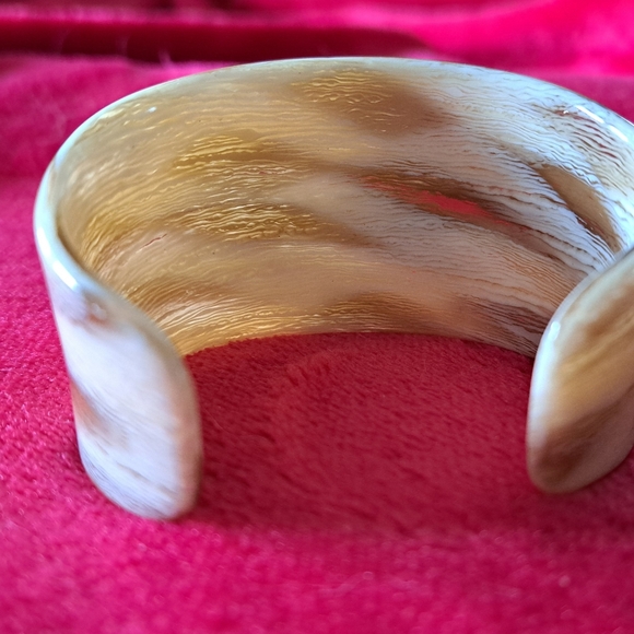 Vintage horn cuff bracelet - Picture 3 of 5